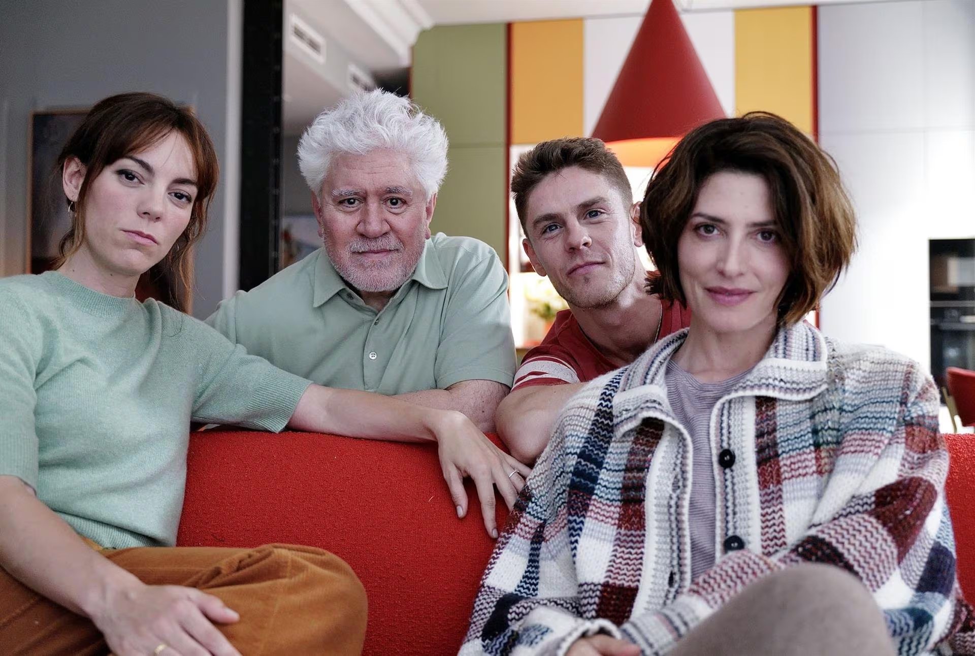 Victoria Luengo, Pedro Almodóvar, Patrick Criado y Bárbara Lennie en una imagen promocional de 'Amarga Navidad'. (El Deseo)