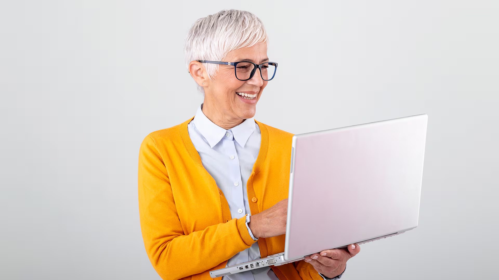 El 32 % de los participantes mejoró sus capacidades cognitivas, mientras que el 28 % mostró avances físicos medibles (Freepik)