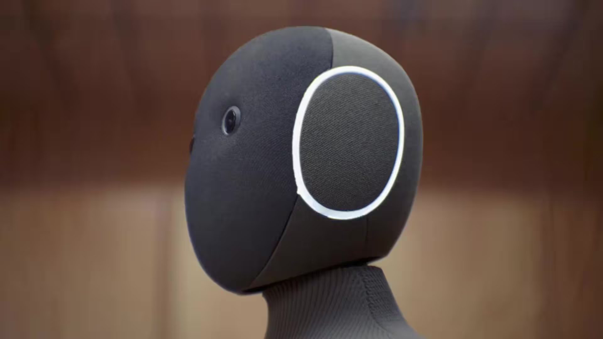 Robots humanoides como Neo de la empresa 1X dependen de teleoperadores humanos para realizar tareas domésticas complejas de forma remota.