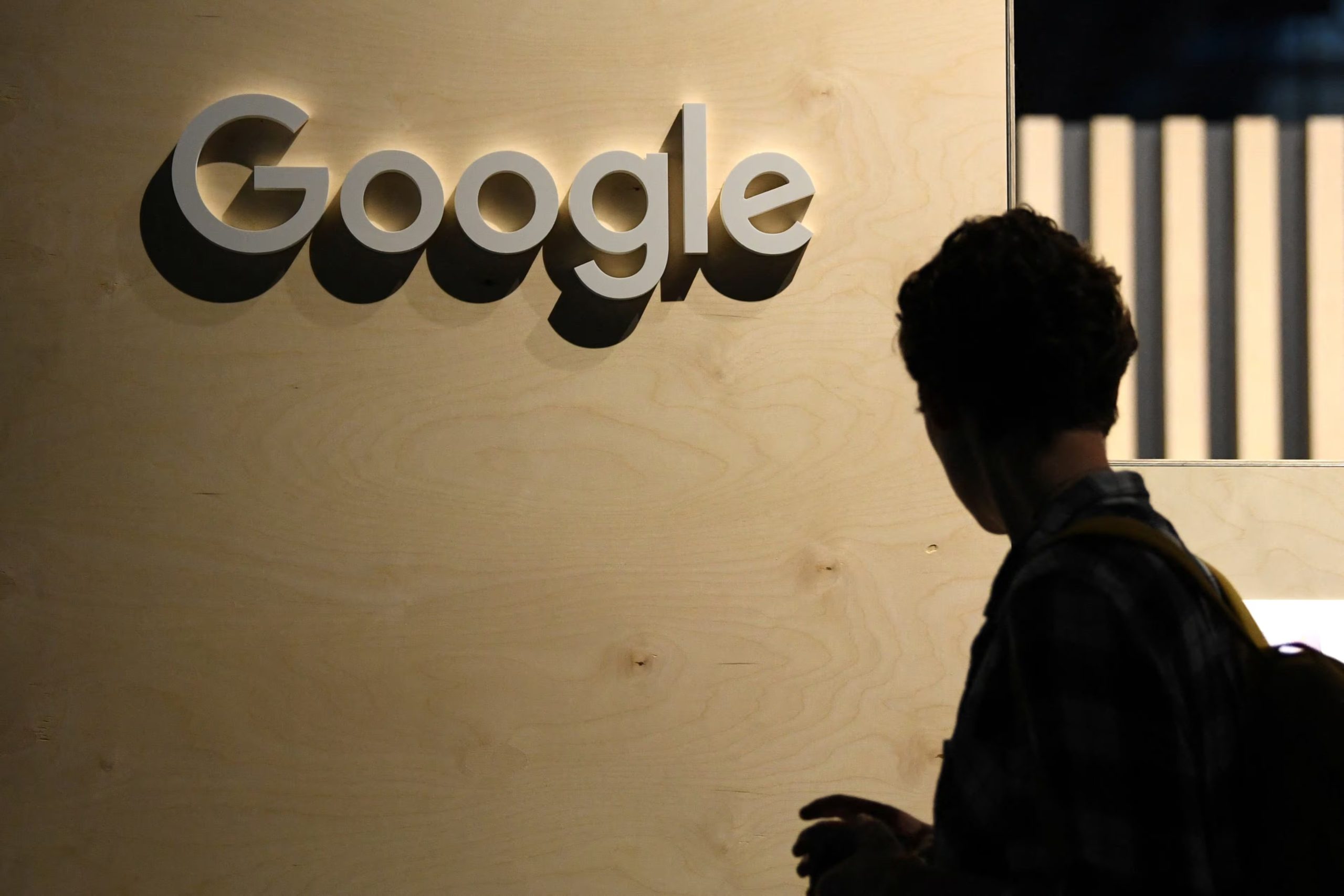 Google tiene cursos grautitos y de pago. REUTERS/Annegret Hilse/File Photo