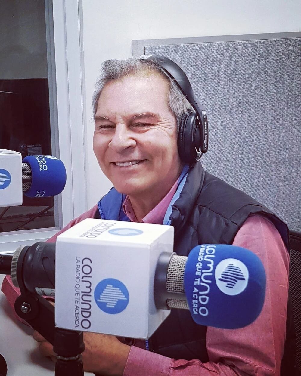 Santiago Munevar una de las voces más conocidas de Colombia - crédito @ColmundoRadio/X