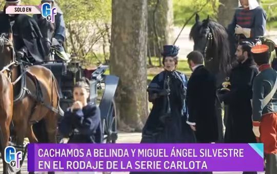 Los actores Belinda y Miguel Ángel Silvestre fueron vistos durante la filmación de la nueva serie 'Carlota', rodeados de caballos, carruajes y actores vestidos con atuendos de época. ( El Gordo y La Flaca)
