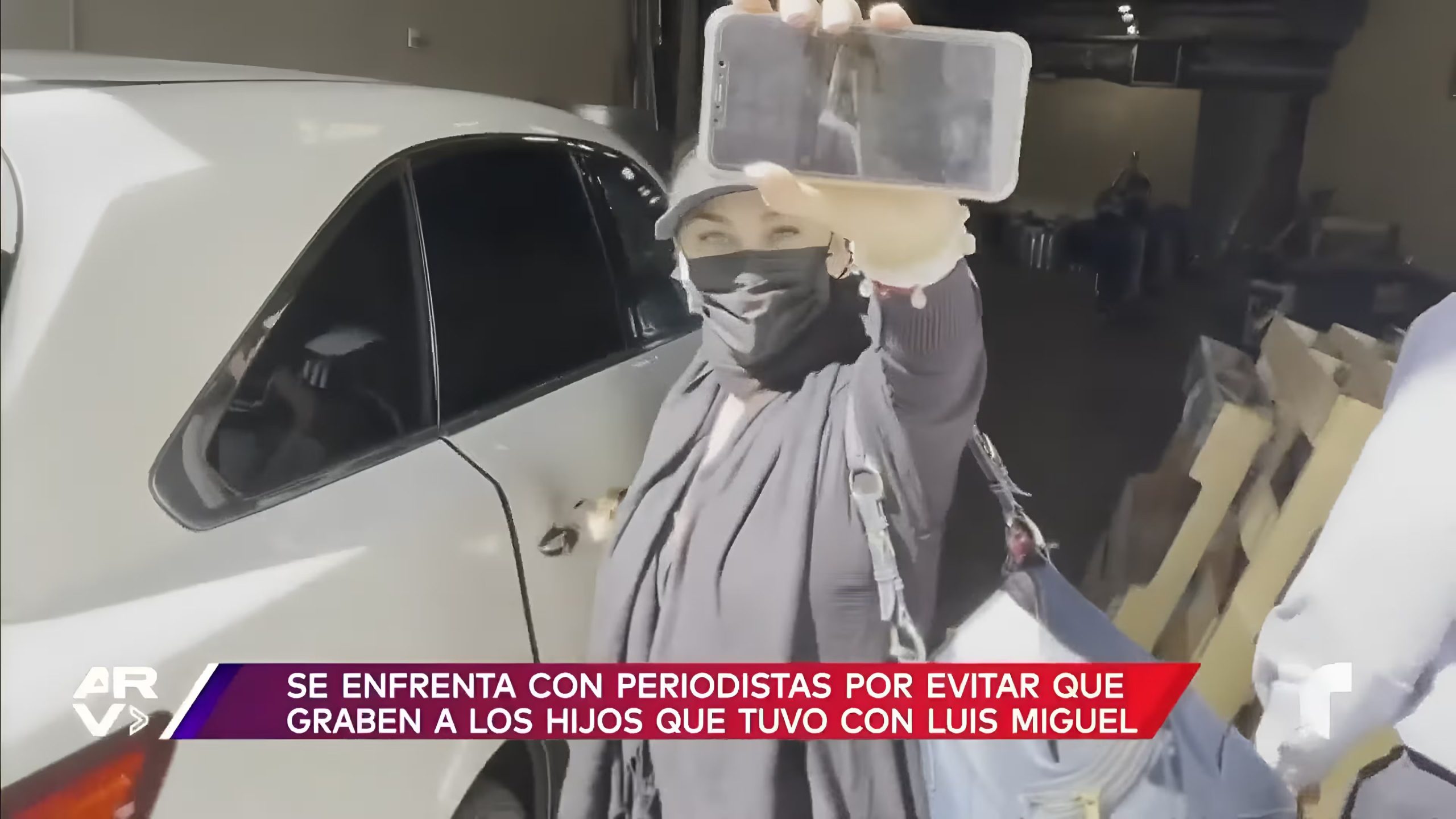 En los últimos años, la actriz ha protagonizado tensos encuentros con la prensa e incluso con su propia expareja para mantener en el anonimato a sus hijos. (Captura de pantalla / YouTube)