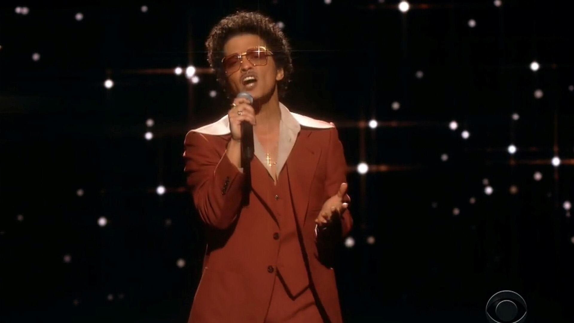 El cantante Bruno Mars reafirmó su aprecio por Taylor Swift ante la ola de especulaciones
