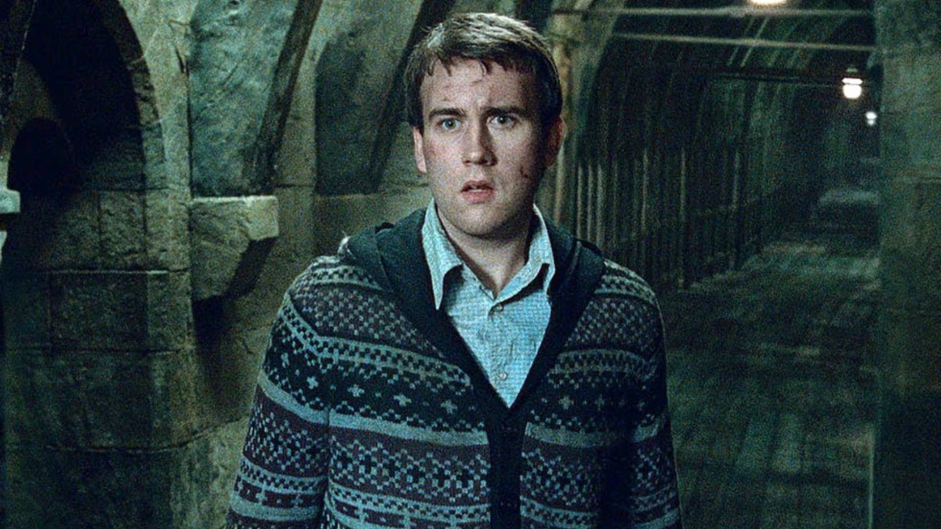 Helena Bonham Carter causó accidentalmente la perforación del tímpano de Matthew Lewis durante una escena de