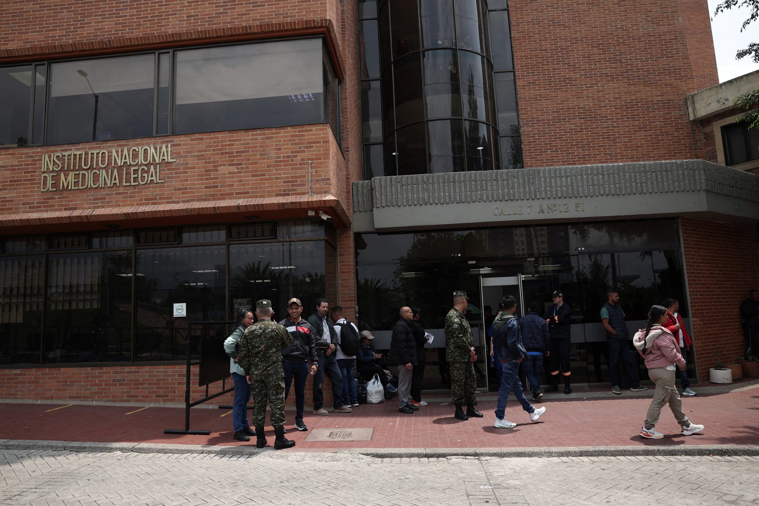 Medicina Legal confirmó el ingreso de seis cadáveres a Bogotá el 28 de marzo - crédito Luisa Gonzalez/REUTERS