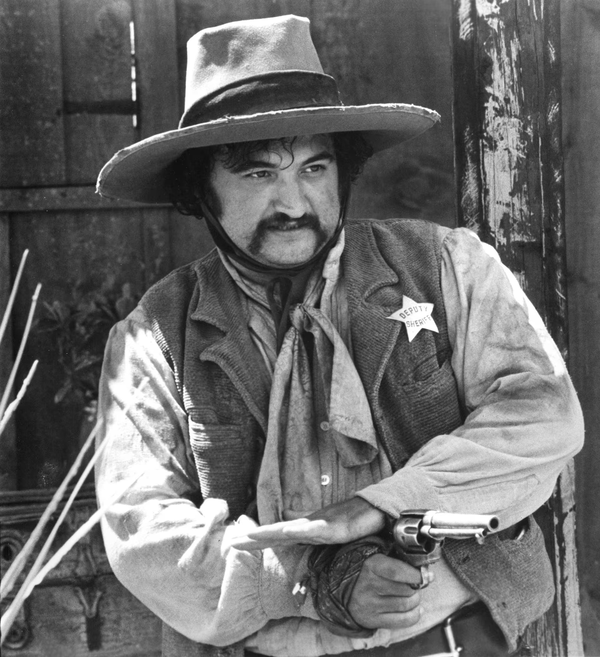 John Belushi en la película de 1978 denominada Goin' South. Un wéstern comedia que protagonizó y dirigió Jack Nicholson