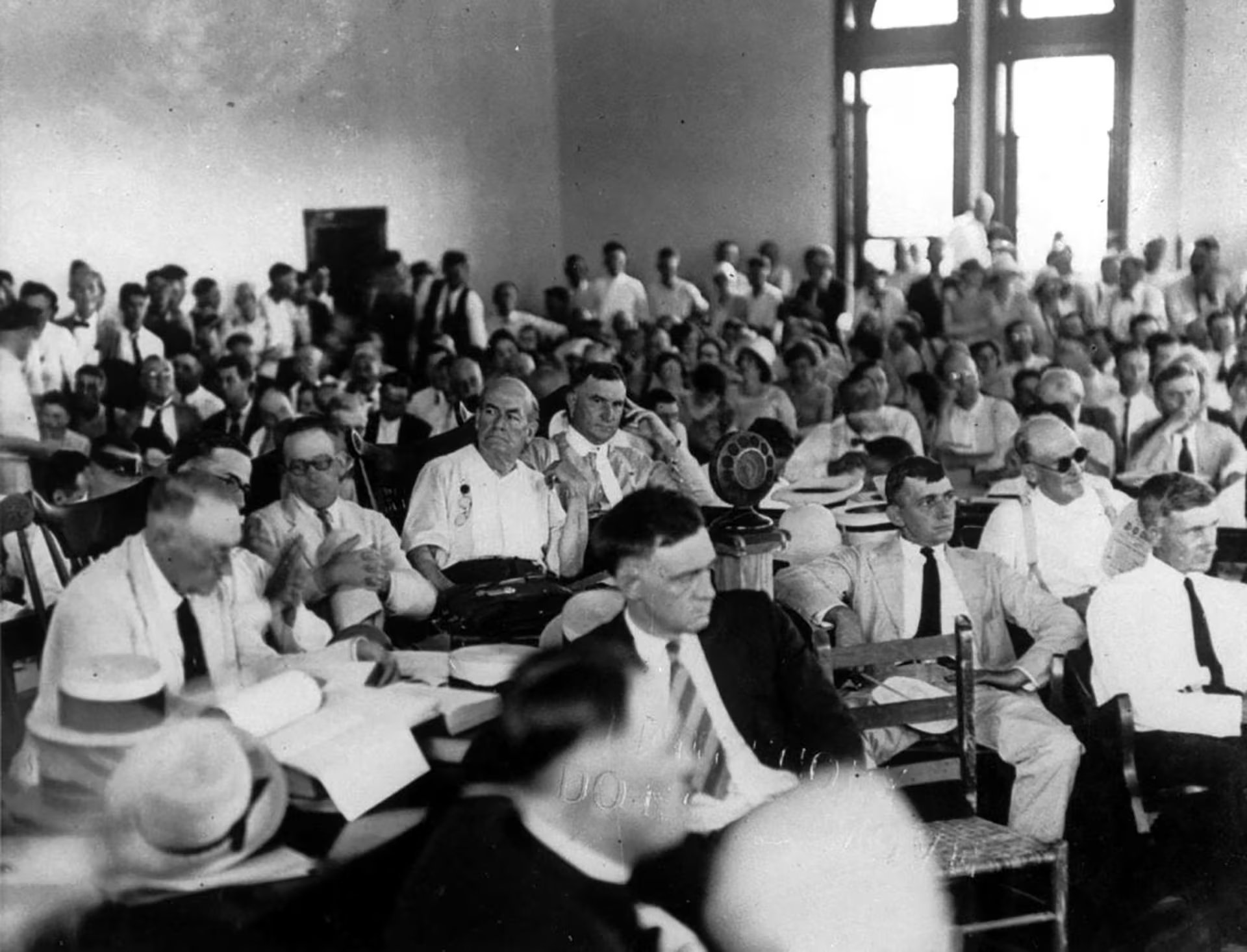 El veredicto declaró culpable a John T. Scopes, quien recibió una multa, aunque el caso expuso los conflictos entre ciencia y religión en Estados Unidos (AP)