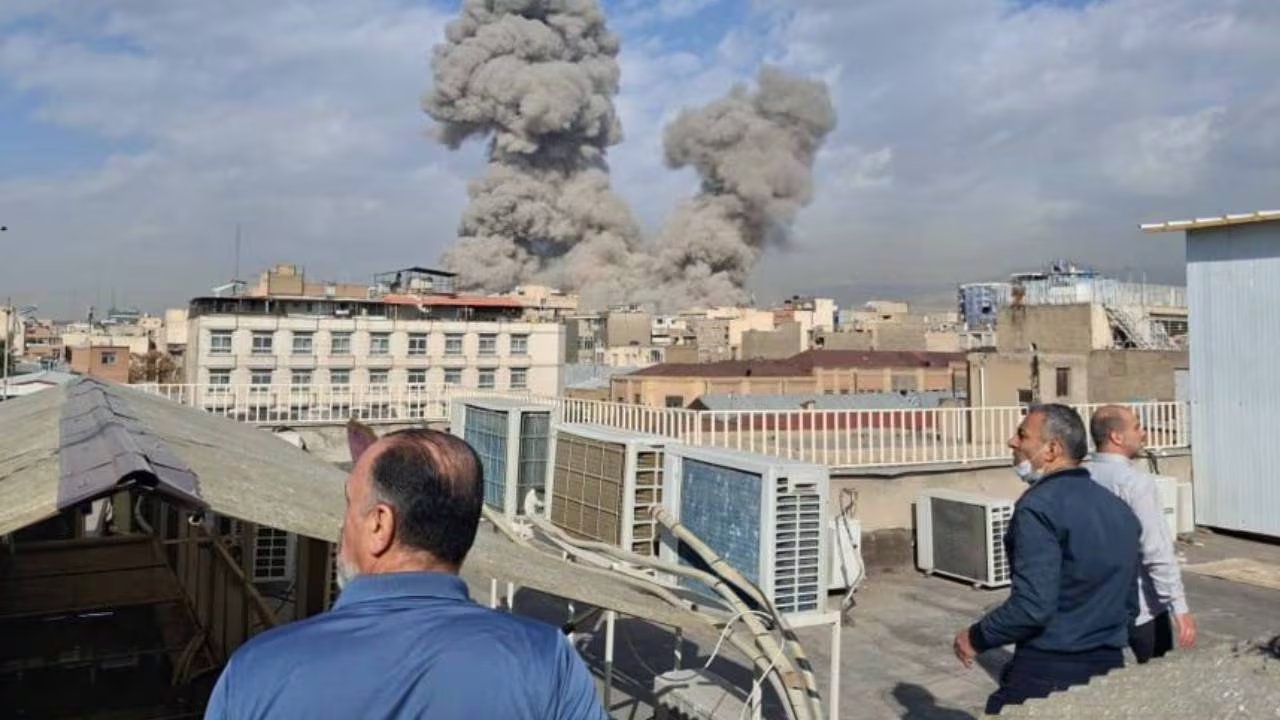 Miles de estadounidenses quedaron varados en países de Medio Oriente debido a la interrupción del tráfico aéreo y las operaciones militares en la región (AP)