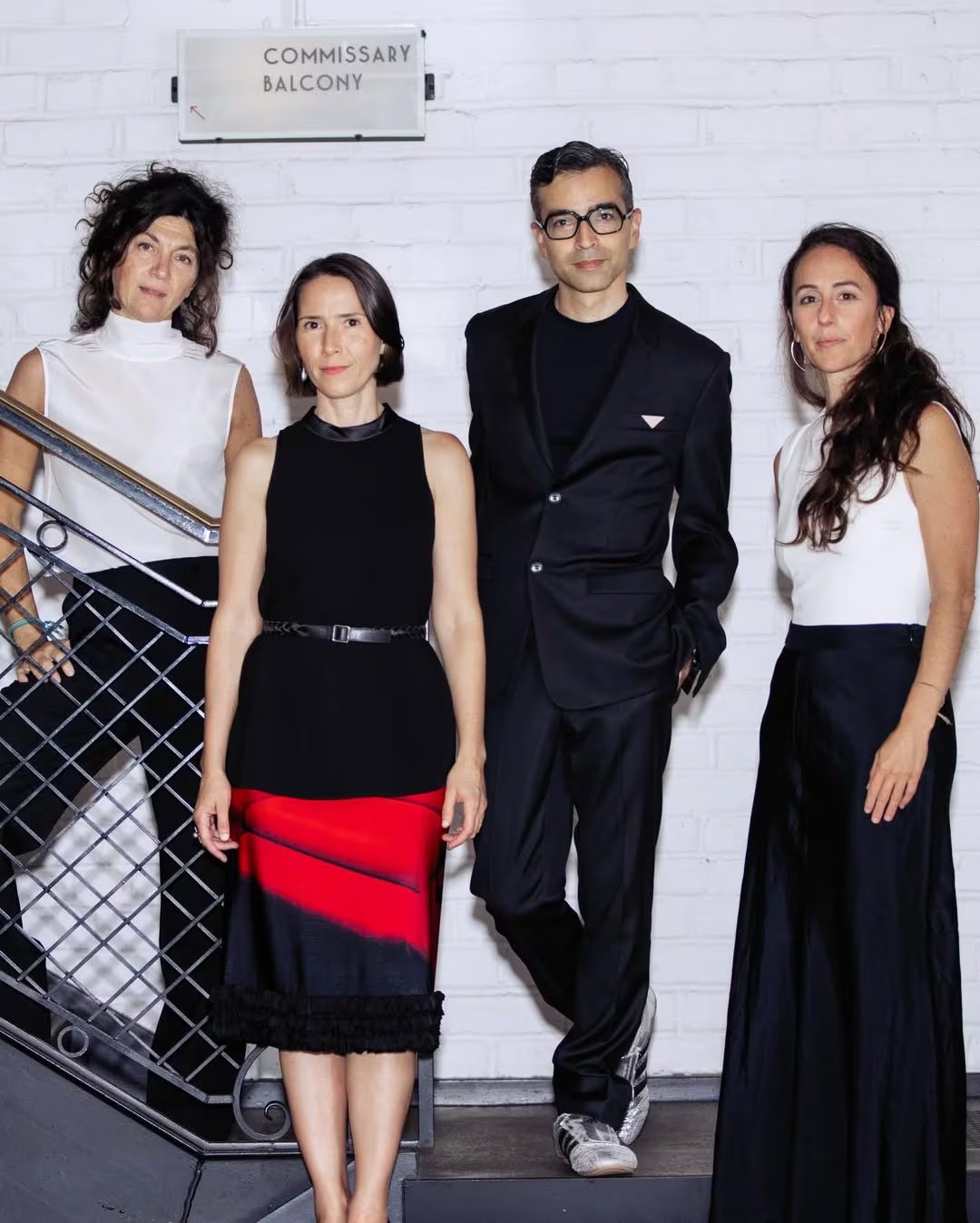 Valentina Merli y Violeta Kreimer posan junto a parte del equipo del filme premiado 