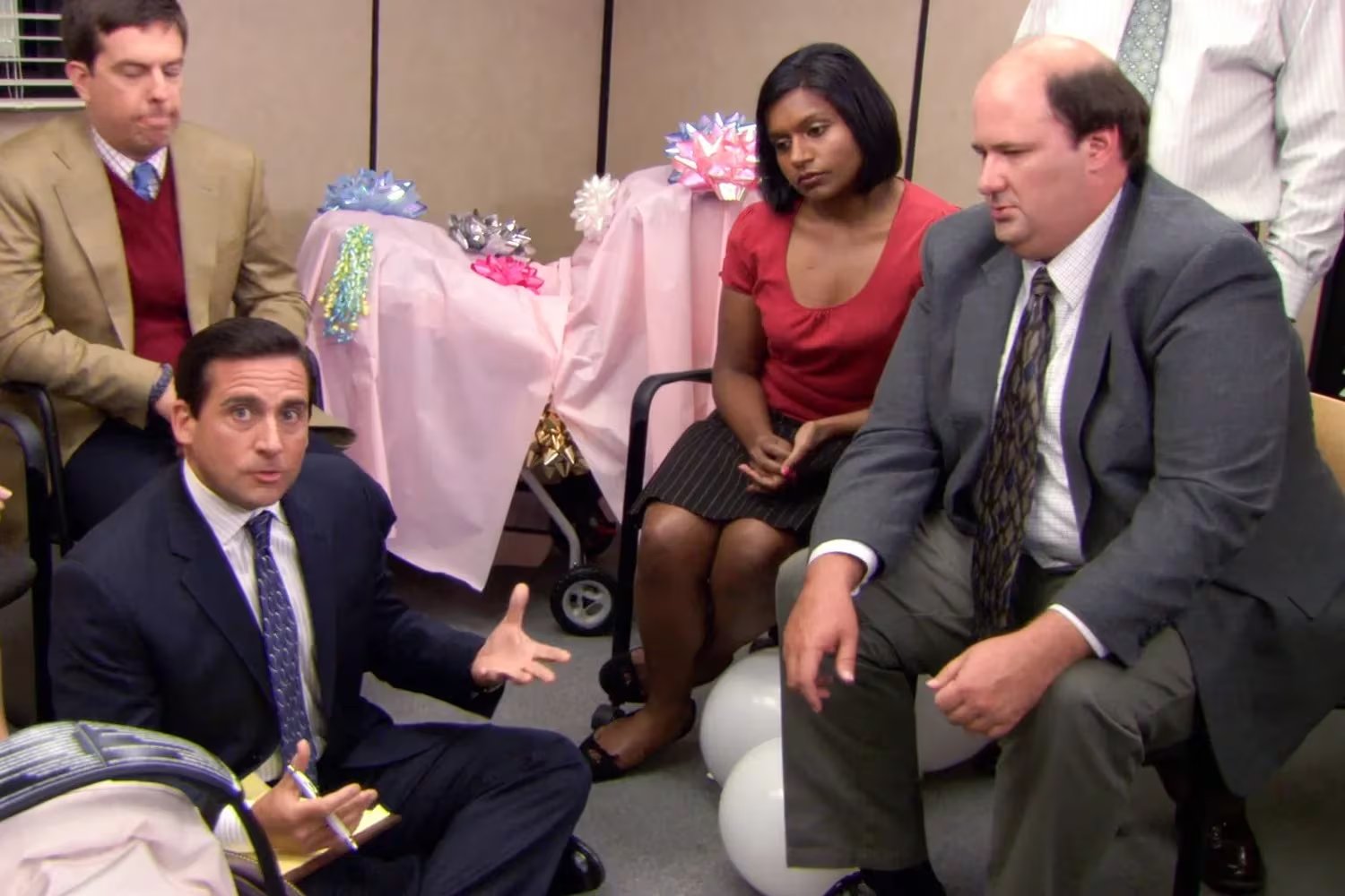 El chiste fue retirado por temor a generar confusión narrativa sobre una posible trama con el personaje de Kevin. (NBC Medios)