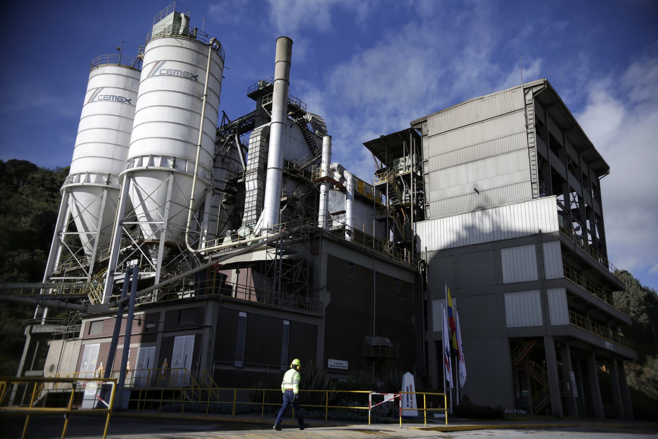 Con una operación valorada en 555 millones de dólares en total, Cemex reorganiza su presencia en Colombia como parte de un proceso de rebalanceo de portafolio que la compañía inició en 2018- crédito Colprensa/Sergio Acero