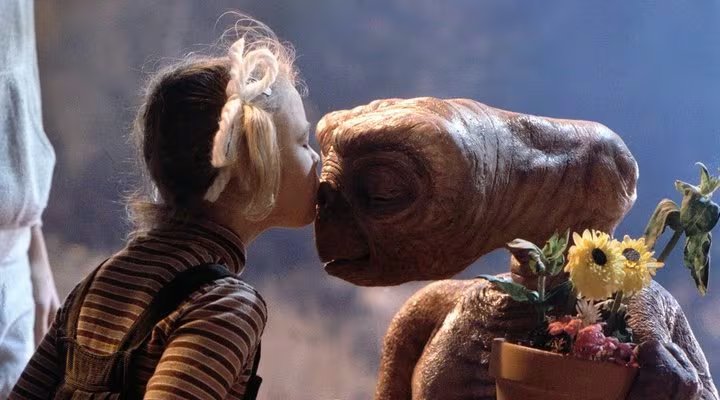 E.T. el Extraterrestre marcó el inicio de una relación cercana que trasciende la pantalla

