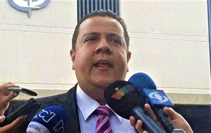 Su detención ocurrió tras denunciar presuntos vínculos entre funcionarios venezolanos y la guerrilla del ELN