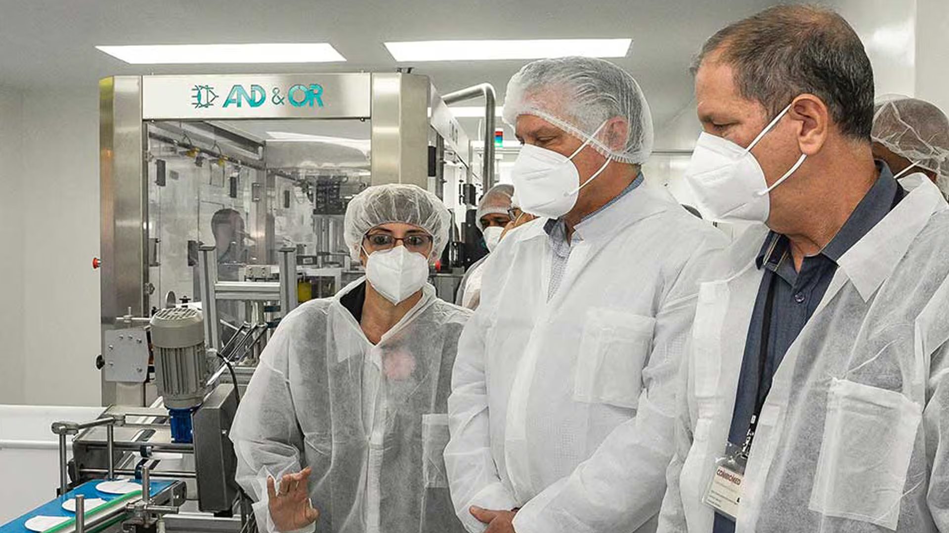 Entre los cambios más relevantes, La Habana introdujo la apertura a inversiones de cubanos en el exterior, la posibilidad de participación privada en empresas, acceso a cuentas en divisas que pondría fin a las remesas, y alianzas entre Estado y actores privados 