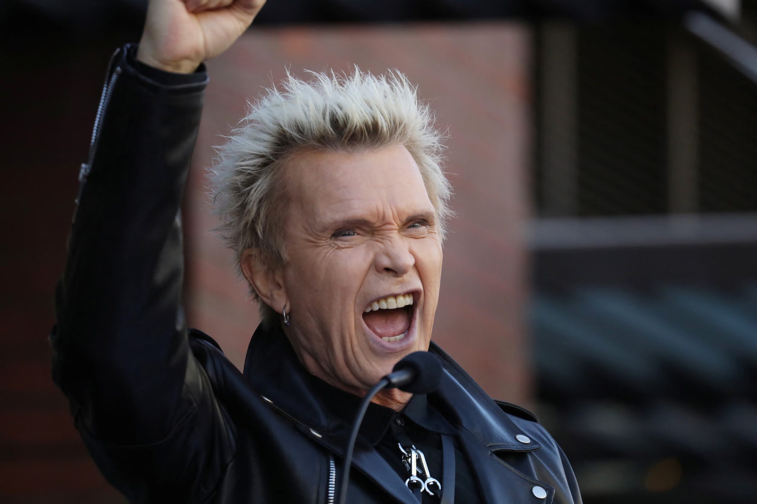 Los excesos levaron a Billy Idol a tener un accidente en motocicleta que casi le cuesta la vida. (REUTERS/David Swanson)