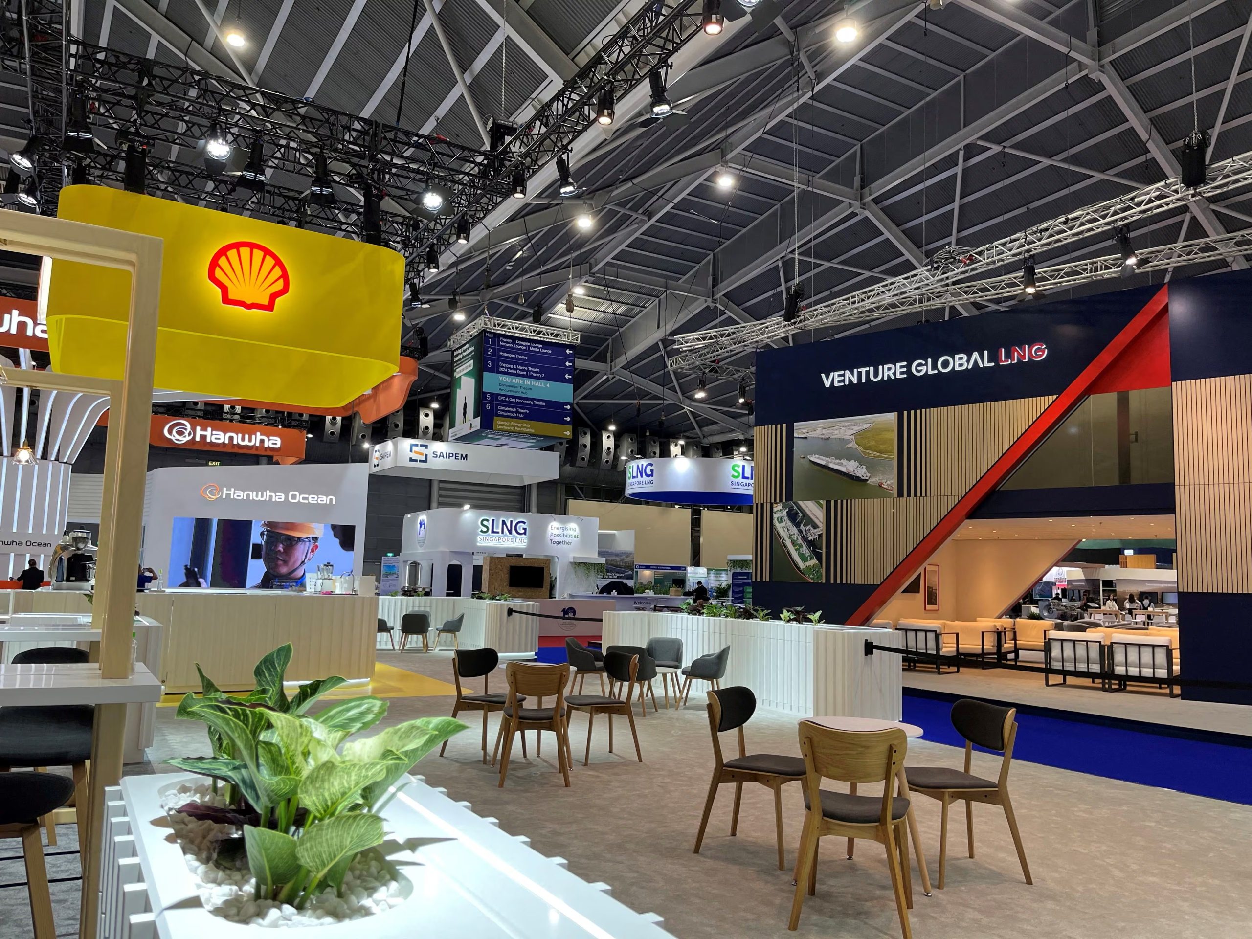 Shell es una de las compañías que ha subido su cotización tras el ataque a Irán (REUTERS/Florence Tan/Archivo)