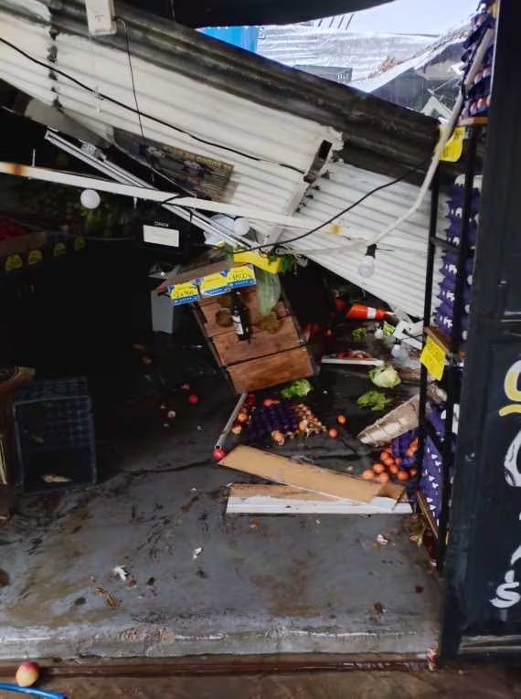 Se derrumbó el techo de una verdulería (Fuente: Mendoza Post)