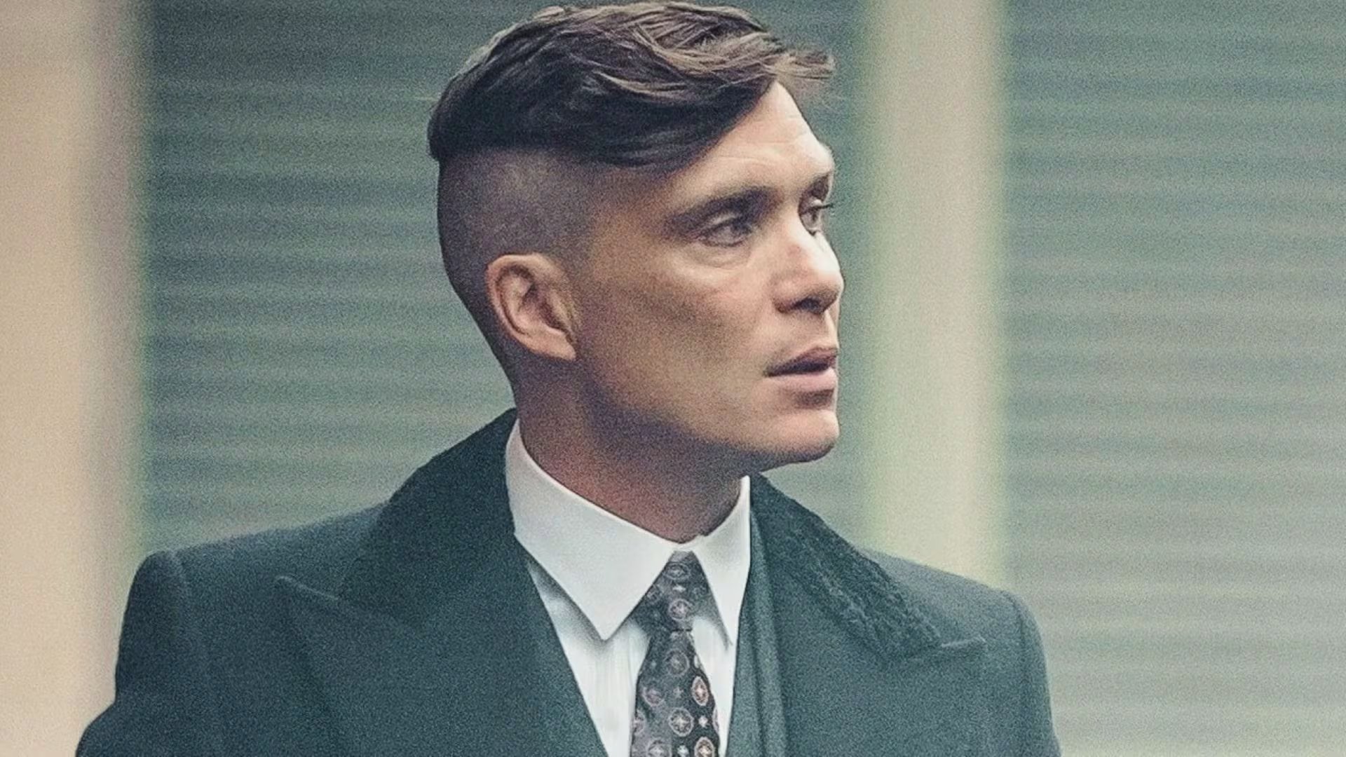 Cillian Murphy admitió que no suele socializar después de un día de rodaje (Captura: omega_auctions)