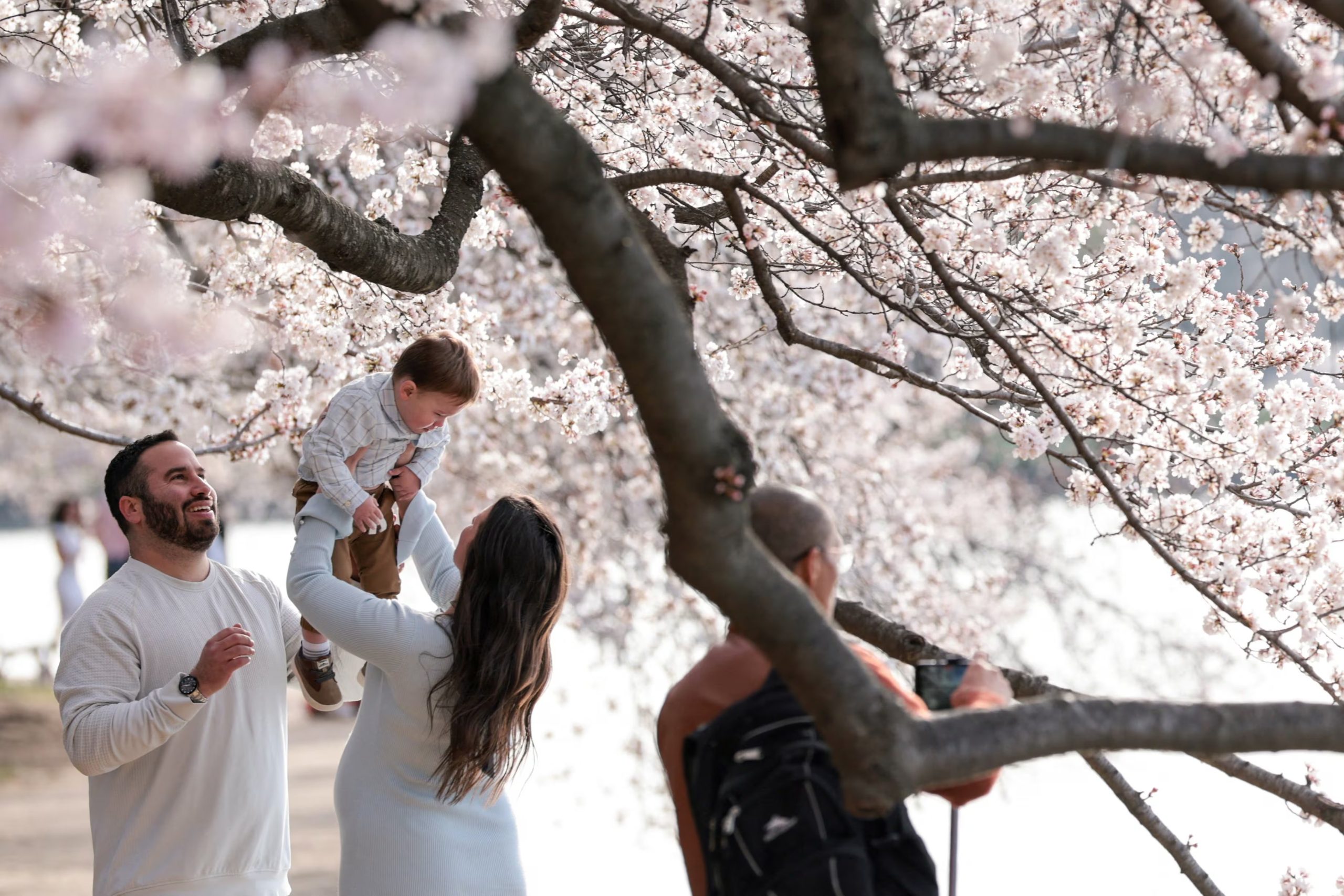 El festival anual promueve el intercambio cultural con Japón y atrae a un público global mediante actividades artísticas y celebraciones tradicionales (REUTERS/Jonathan Ernst)