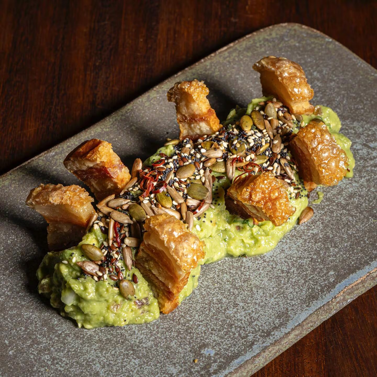 Guacamole con chicharrón de Barracuda MX (Facebook)