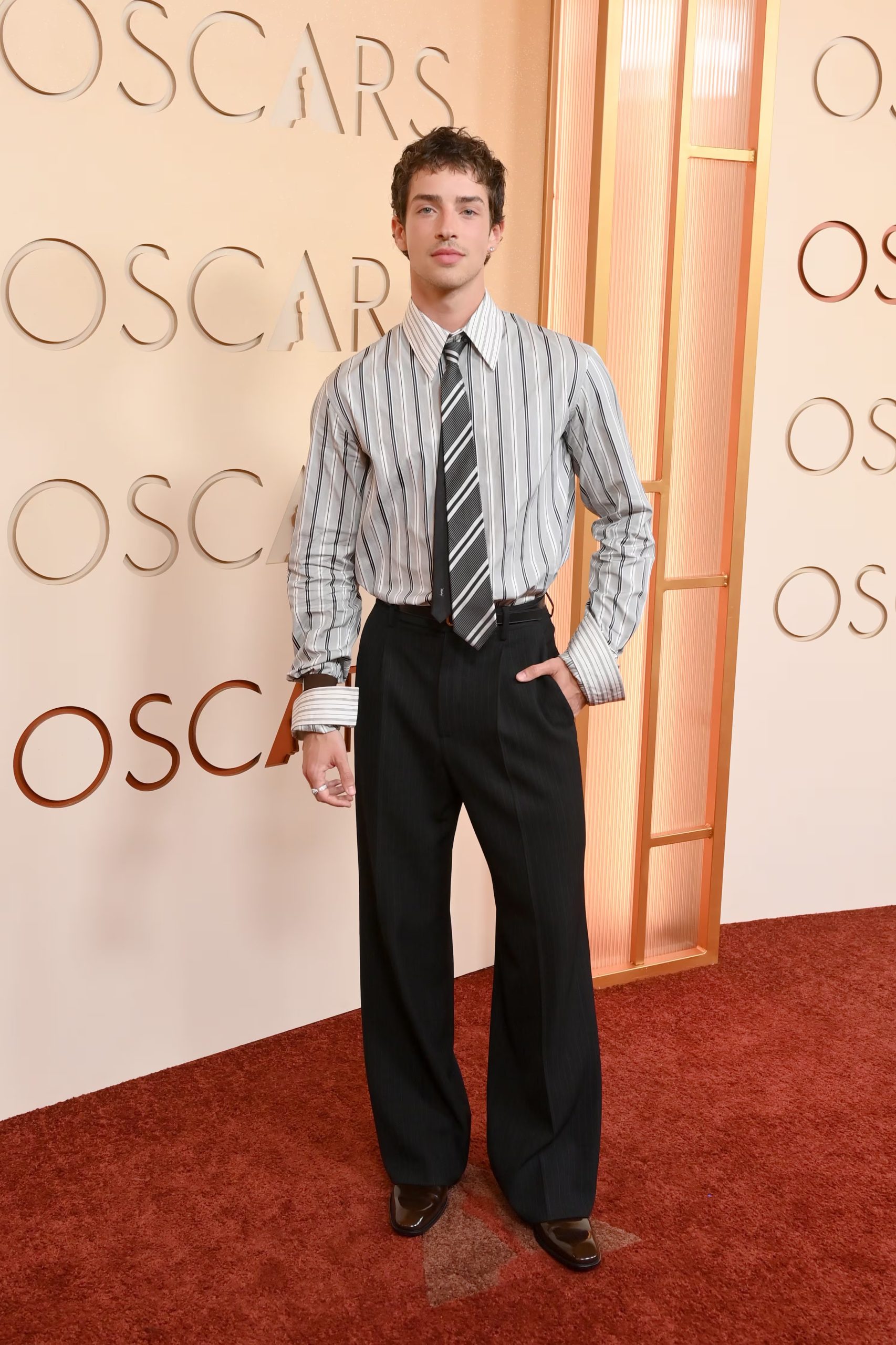 Manu Ríos en la 98th gala de los Oscars, 2026 (THE GROSBY GROUP).