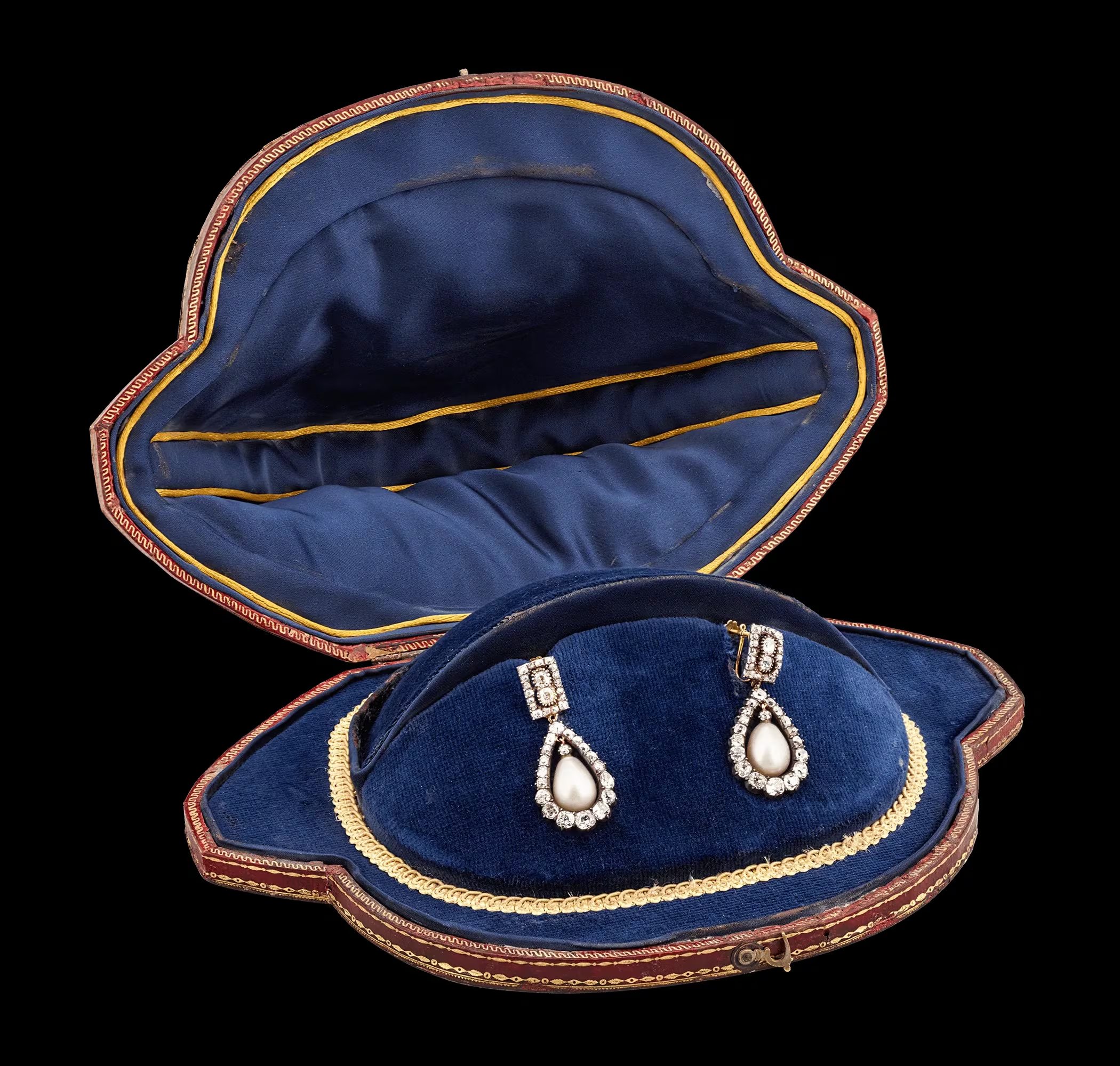 Las joyas de María Amalia de Borbón-Dos Sicilias que han salido a subasta. (M. S. Rau Antiques)