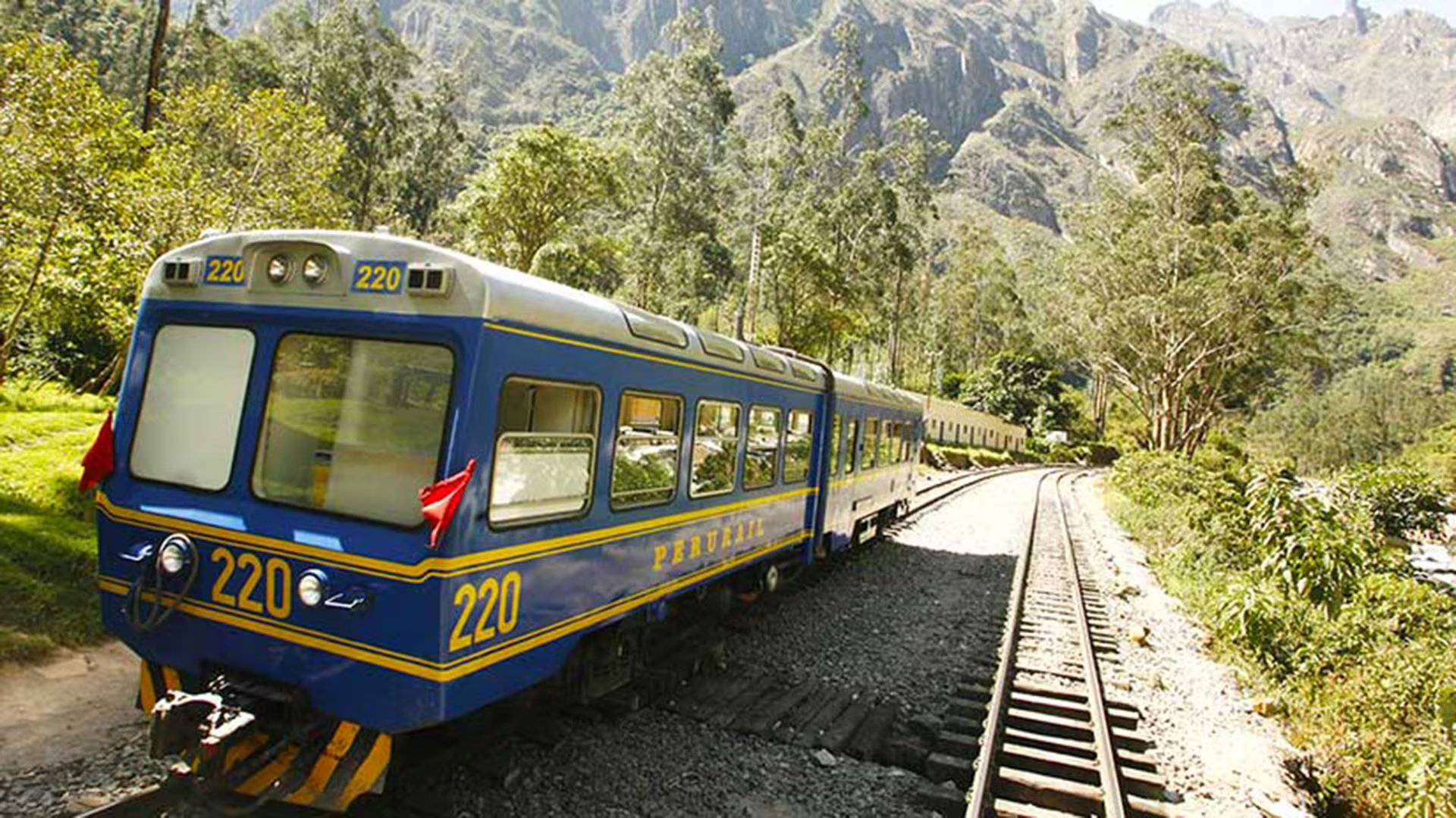 La única ruta alternativa por la zona amazónica queda cerrada, generando presión sobre los servicios ferroviarios tradicionales desde Ollantaytambo.