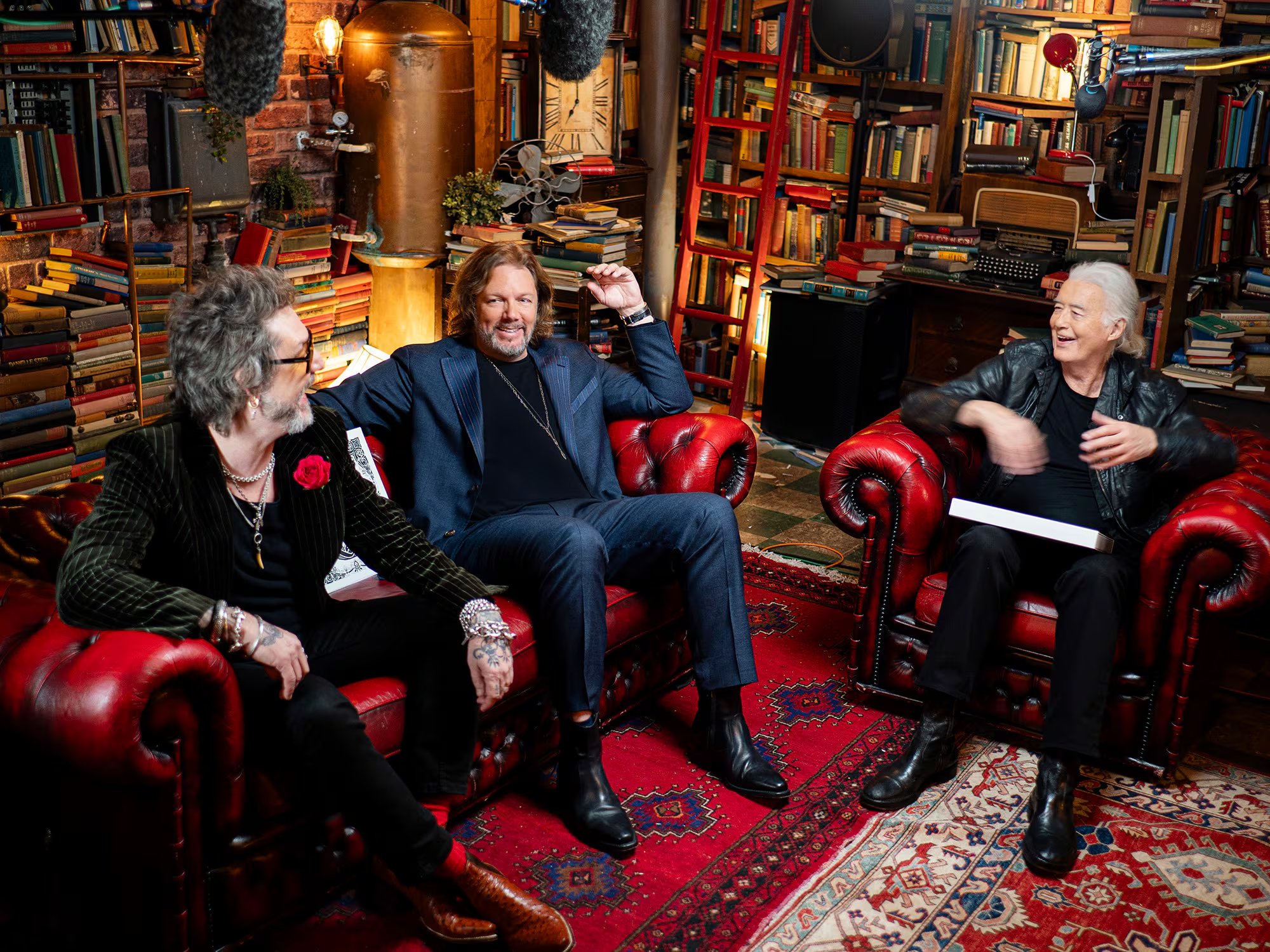 Los hermanos Robinson priorizan la autenticidad y la conexión familiar en la gestión de su banda y su vida diaria (Ross Halfin vía AP)