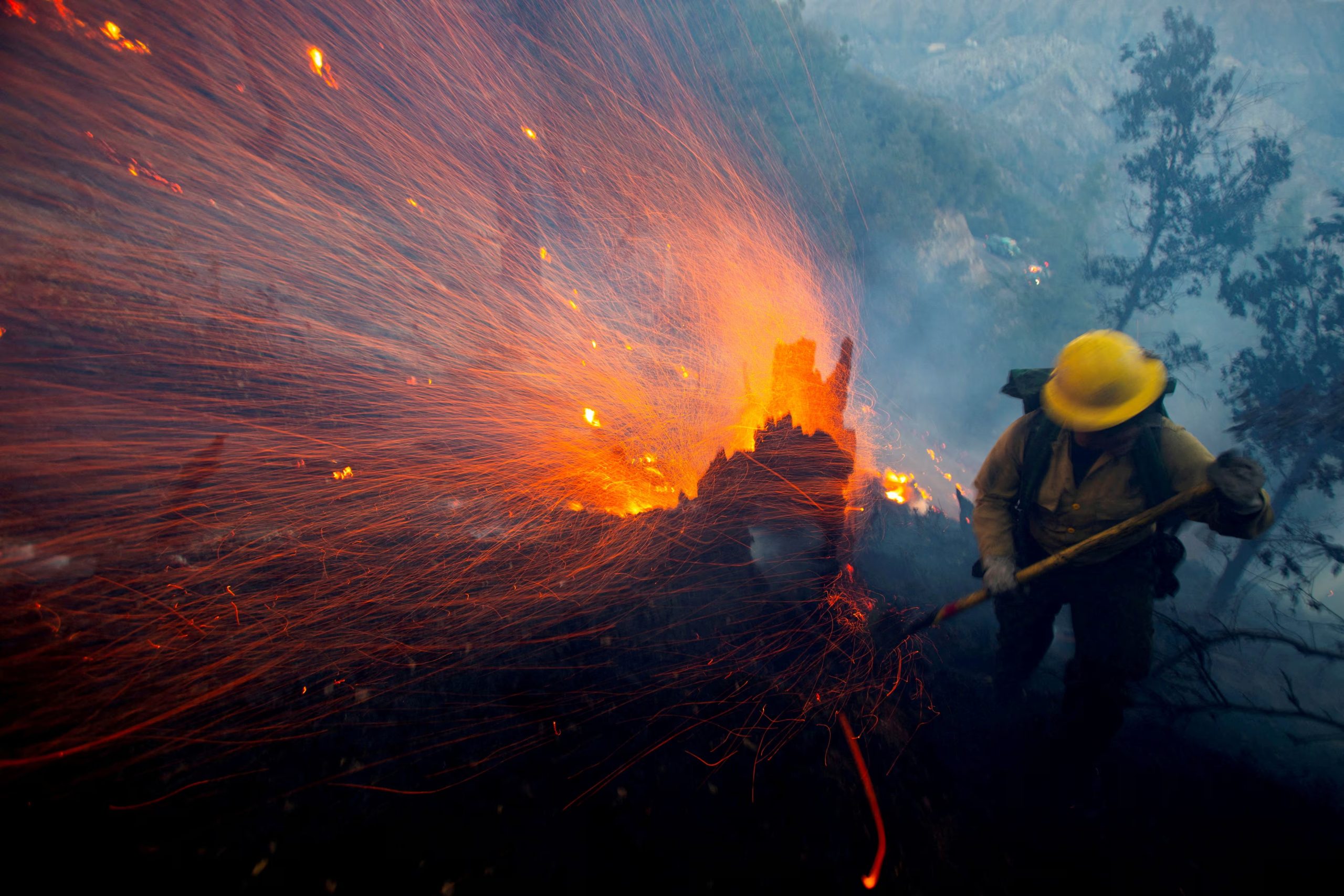 La combinación de frente frío, bajas temperaturas, aire seco y vientos intensos eleva el riesgo de incendios desde las planicies centrales hasta el sureste del país.(ARCHIVO/REUTERS/Ringo Chiu)