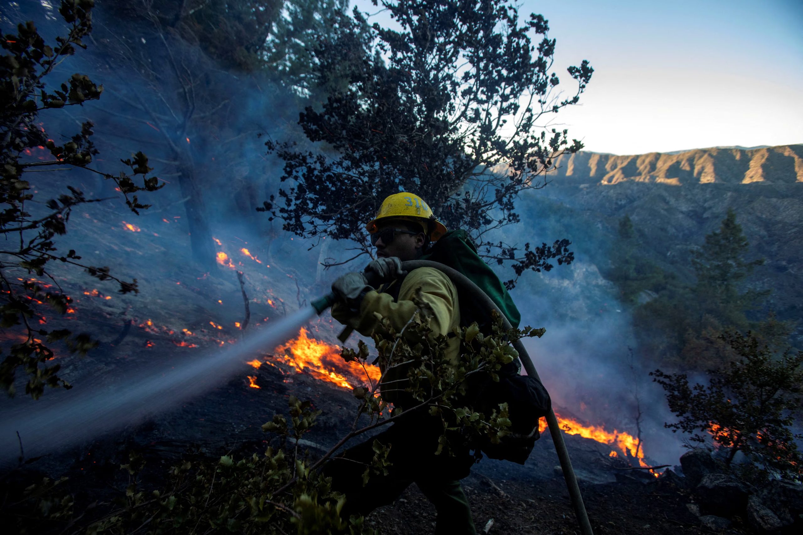 Las autoridades federales y estatales recomiendan evitar cualquier fuego al aire libre y extremar precauciones, especialmente en áreas con alerta de incendios forestales. (ARCHIVO/REUTERS/Ringo Chiu)
