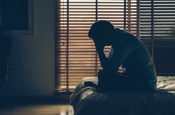 La masturbación compulsiva puede ser un síntoma de depresión, pero no un detonante. (Freepik)