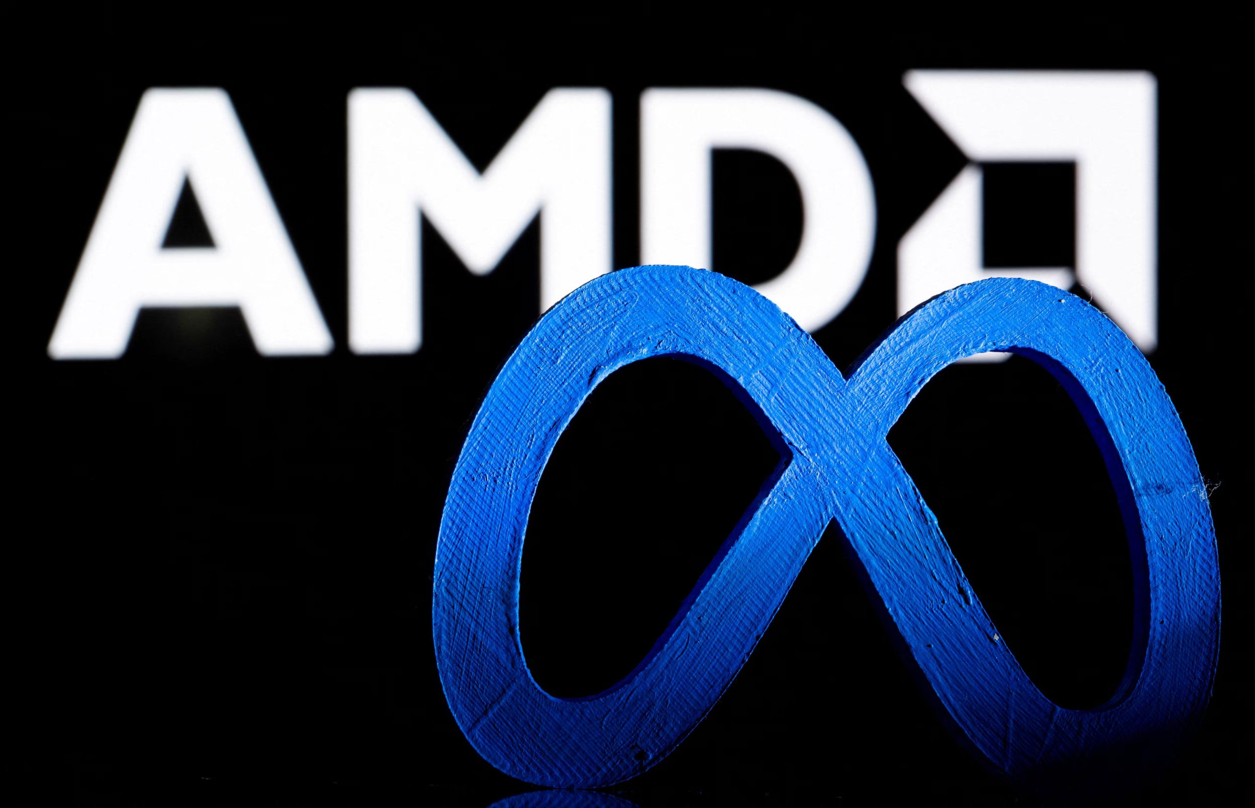 Meta y AMD firmaron un acuerdo para que la empresa de Mark Zuckerberg acceda a chips y tecnología avanzada de inteligencia artificial de AMD, dirigida por Lisa Su. REUTERS/Dado Ruvic/Illustration/File Photo