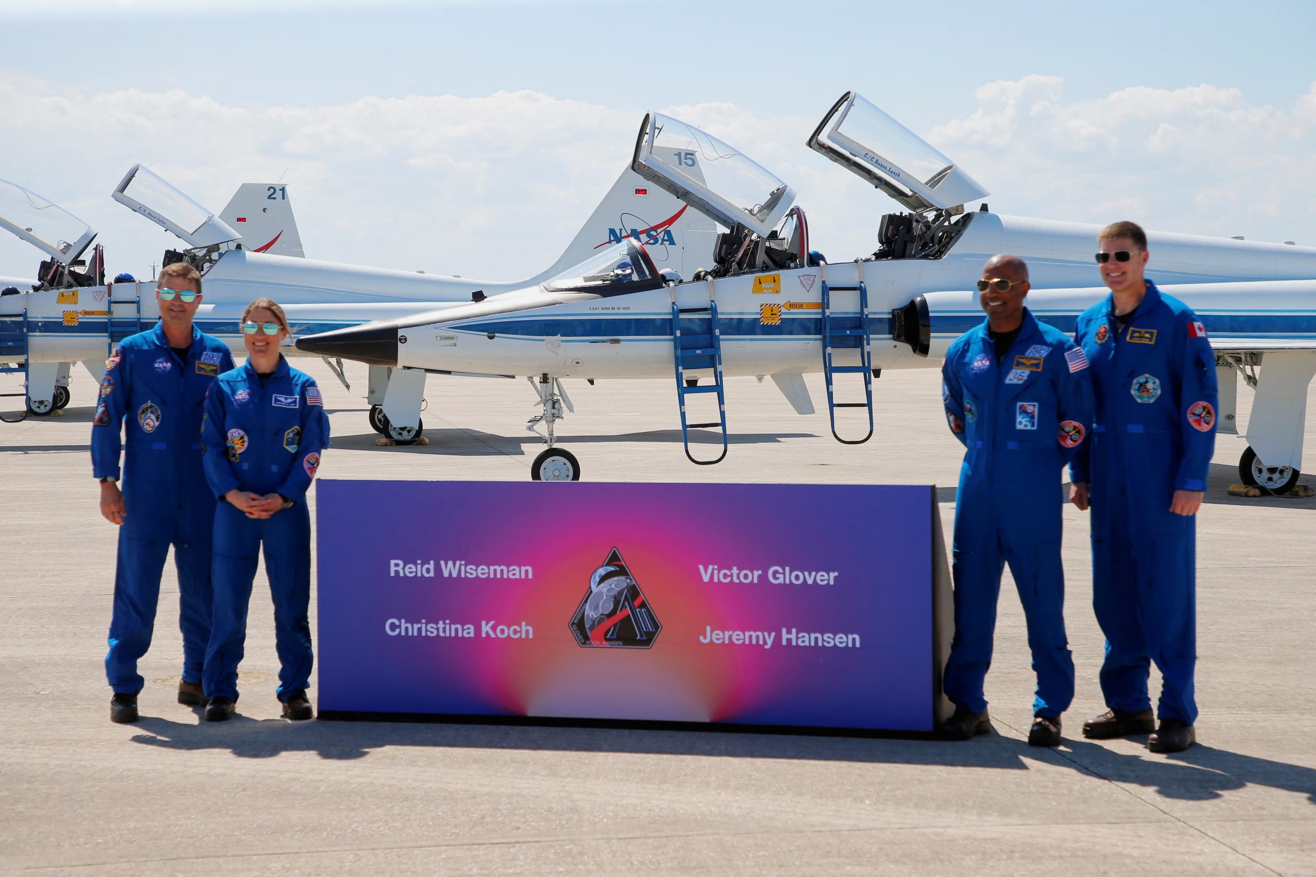 La tripulación enfrentará radiación elevada temperaturas extremas y aislamiento durante el trayecto de ida y vuelta
- REUTERS/Joe Skipper