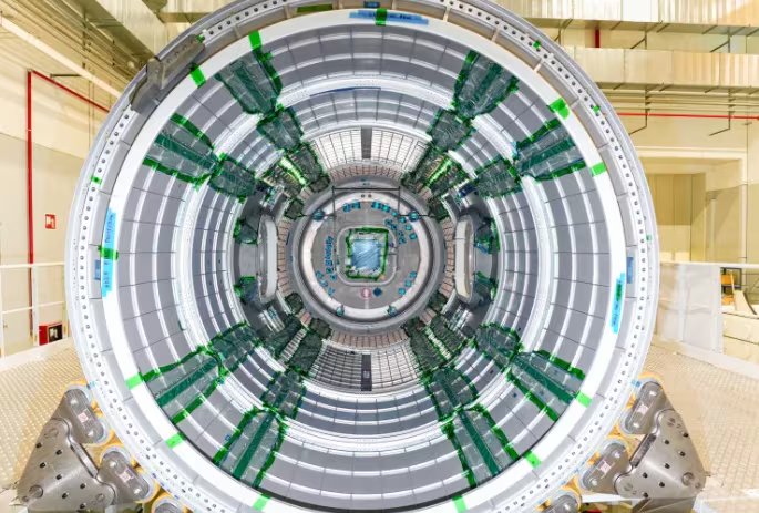 El plan de la NASA para la Luna se estructura en tres fases, desde el envío de robots y tecnología hasta la instalación de hábitats permanentes y logística regular.
(ESA)