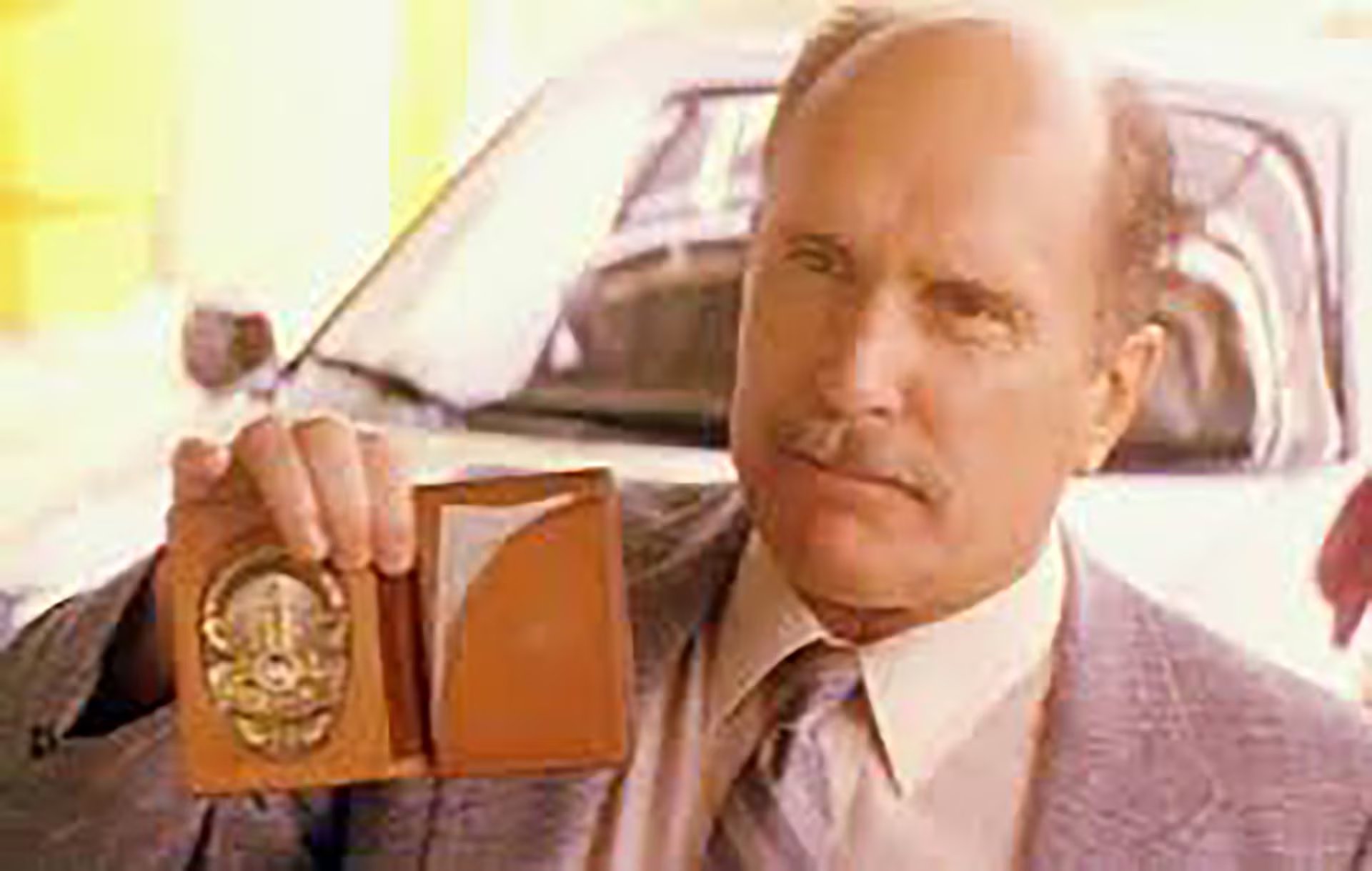 El actor Robert Duvall interpreta al detective Martin Prendergast, que en su últimos día de servicio antes del retro enfrenta un caso muy particular, en la película 'Falling Down' (Un día de furia)