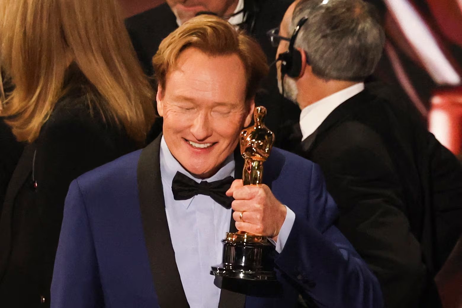 Conan O'Brien afirmó que los momentos adversos pueden ser el inicio de trayectorias inesperadas y valiosas en la vida profesional (REUTERS/Carlos Barria)