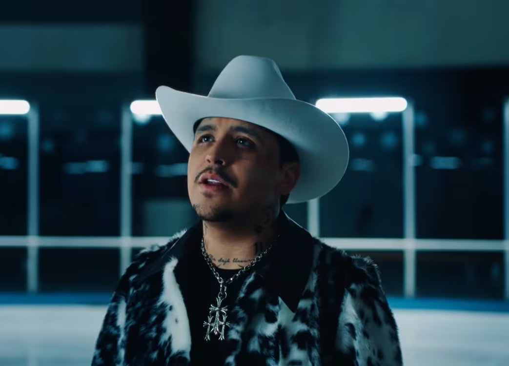 La alianza musical entre Nodal y Aguilar se da en medio de rumores sobre un distanciamiento del cantante sonorense con sus padres, lo que ha generado especulaciones en redes sociales. (YouTube/Captura de pantalla)