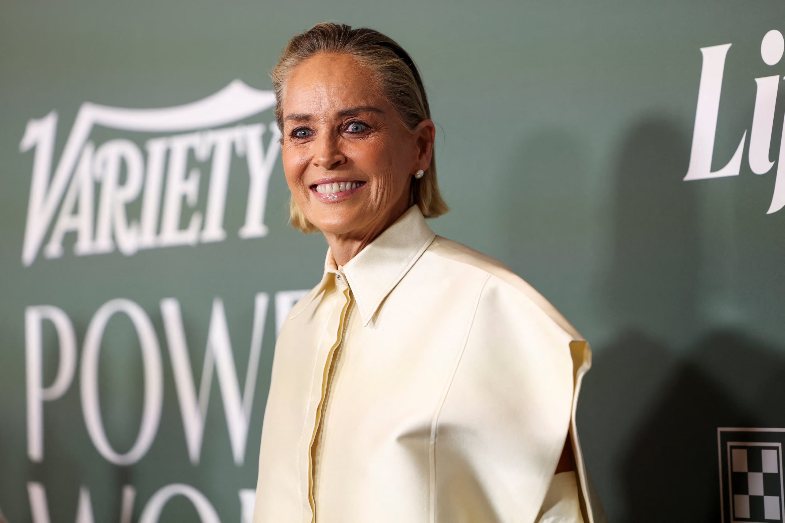 Stone denunció la presión de Hollywood y la sociedad sobre las mujeres que enfrentan la pérdida gestacional, obligándolas al silencio y al aislamiento (REUTERS/Mario Anzuoni)