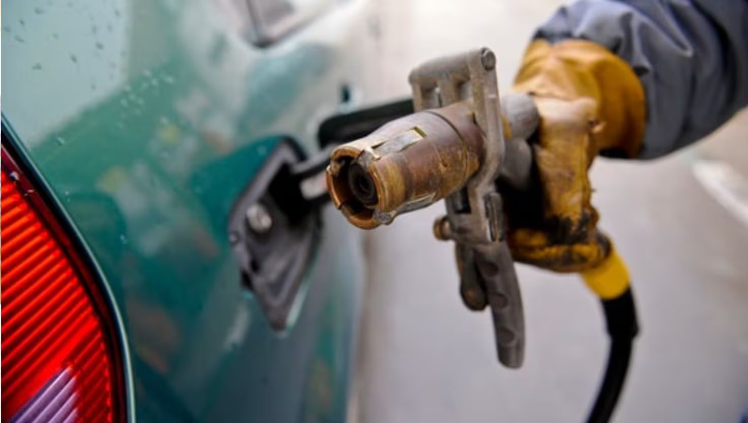 La crisis internacional de combustibles, sumada a fenómenos climáticos y tensiones en Medio Oriente, agrava el costo de importaciones energéticas para Perú.

