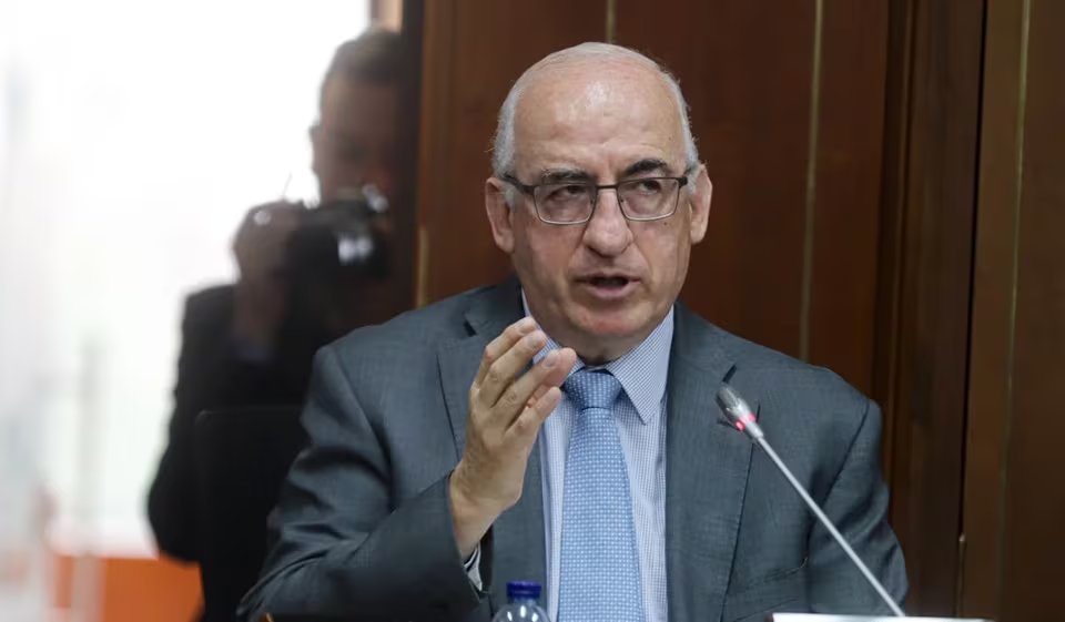 El gerente Leonardo Villar negó que las decisiones favorezcan al sector financiero y defendió la subida de tasas como un mecanismo para proteger la estabilidad económica - crédito Colprensa