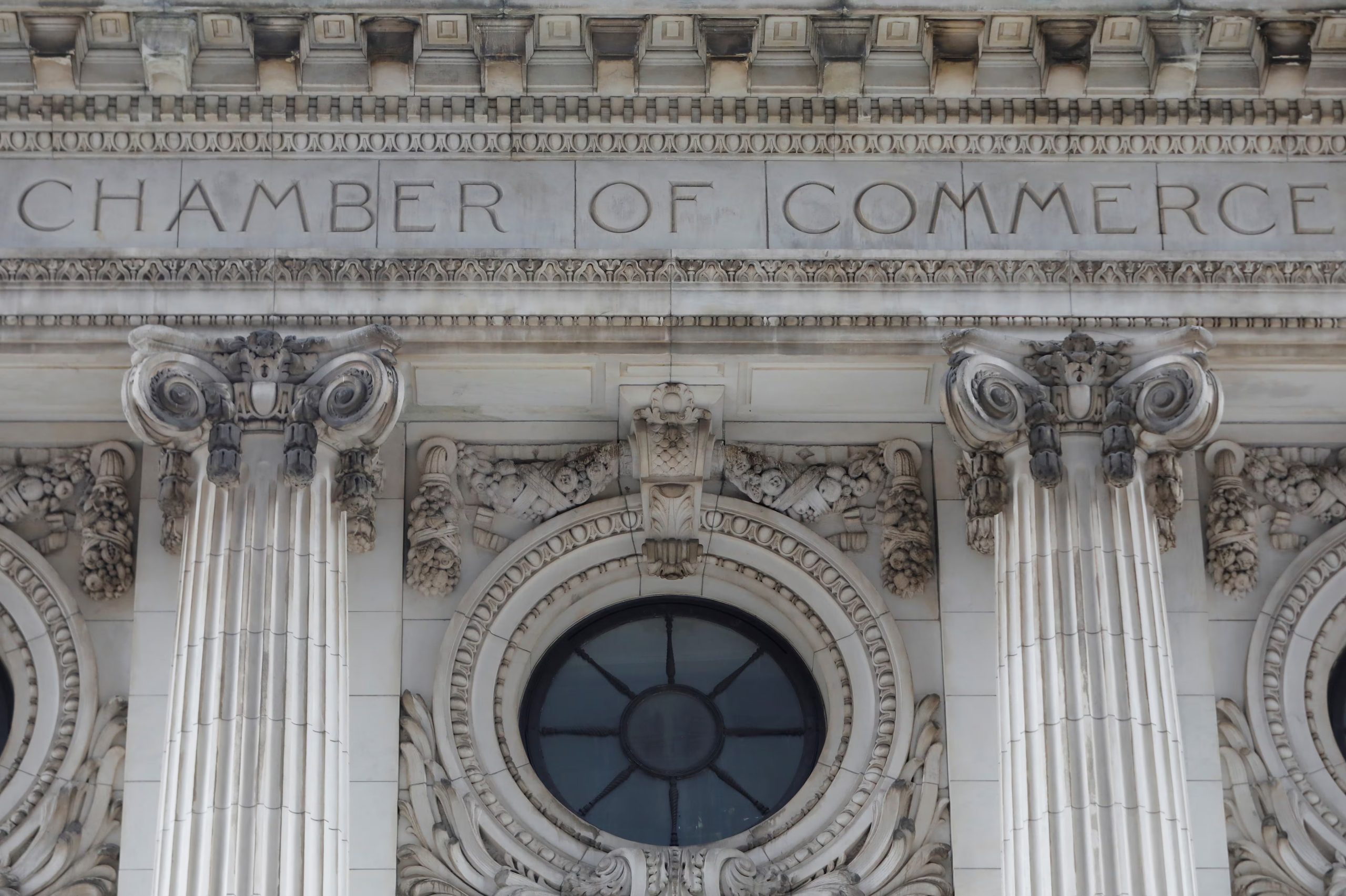 Fachada del histórico edificio de la US Chamber of Commerce en Manhattan REUTERS/Andrew Kelly