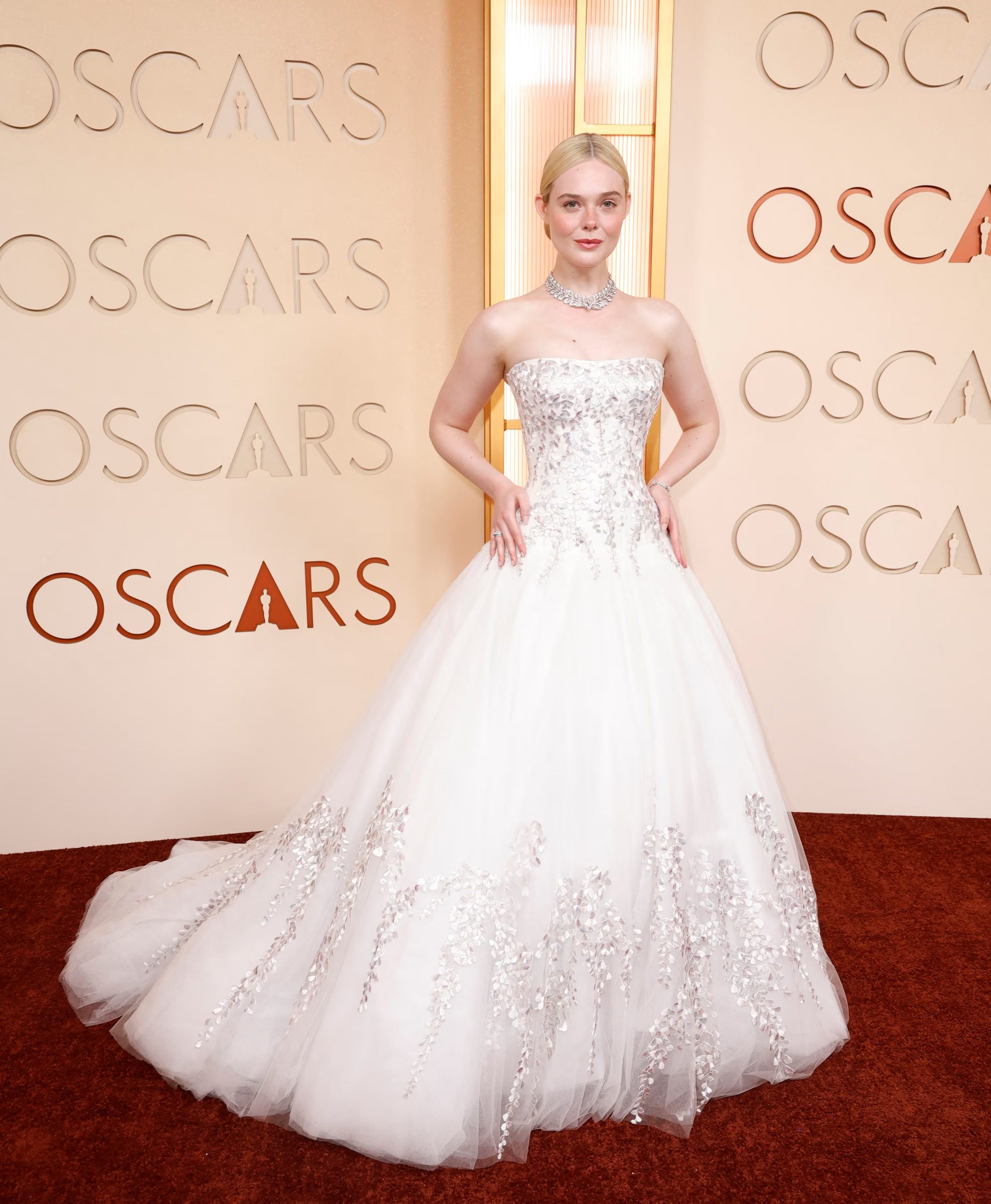 Elle Fanning y un vestido con volados 