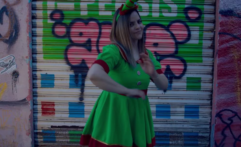 Con humor y crítica social, Alexa Zuart crea el tema más divertido (y dolorosamente cierto) del año.