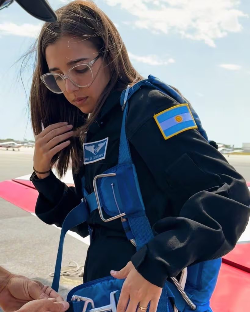 La preparación de la candidata incluye estudios de emergencia, comunicación y experimentos científicos que llevará al espacio
