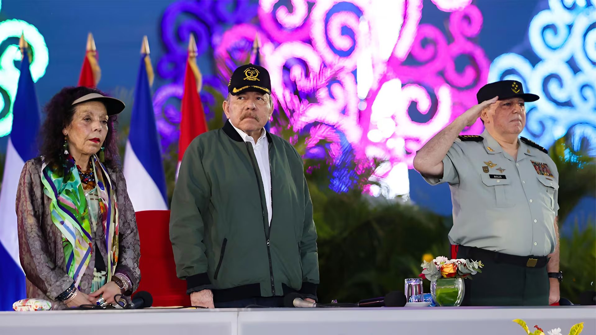 Los expertos de la ONU también destacan la participación del Ejército de Nicaragua en la red de represión transnacional. En la imagen los dictadores Murillo y Ortega, junto al jefe del Ejército, general Julio César Avilés (Foto 19 Digital)
