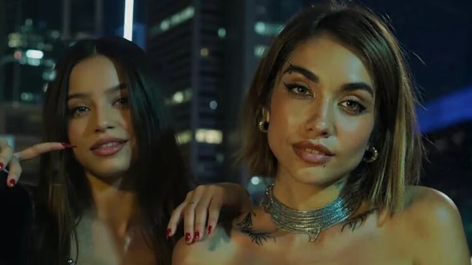 La relación entre ambas cantantes comenzó a desintegrarse con el paso del tiempo (Captura de video)