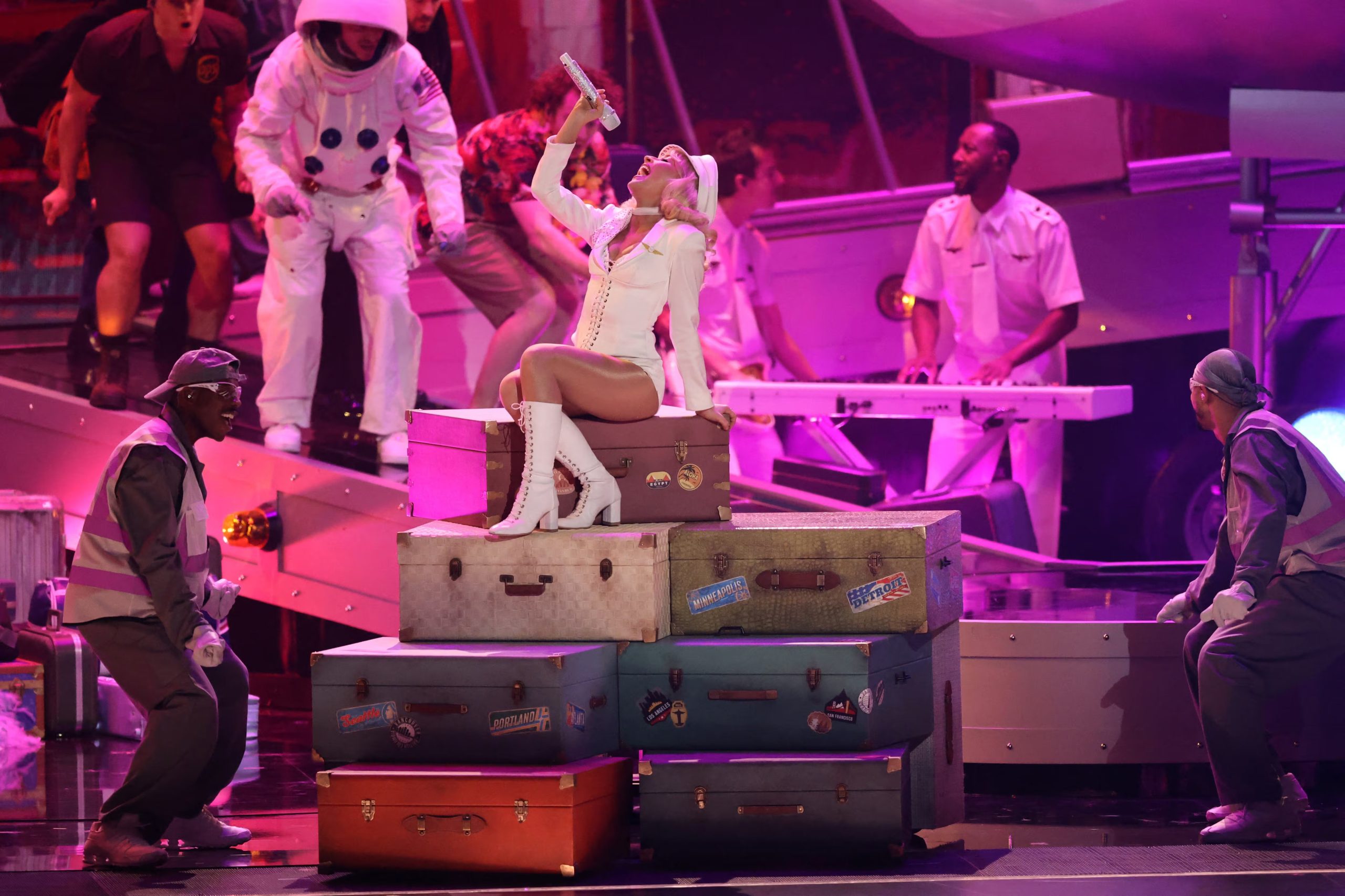 La figura del pop, Sabrina Carpenter será la figura central del domingo en Lollapalooza (REUTERS/Daniel Cole)