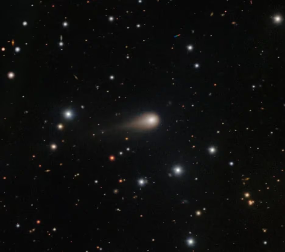 El cometa 3I/ATLAS, pese a su origen interestelar, muestra similitudes con los cometas típicos del sistema solar, según la ESA (International Gemini Observatory)