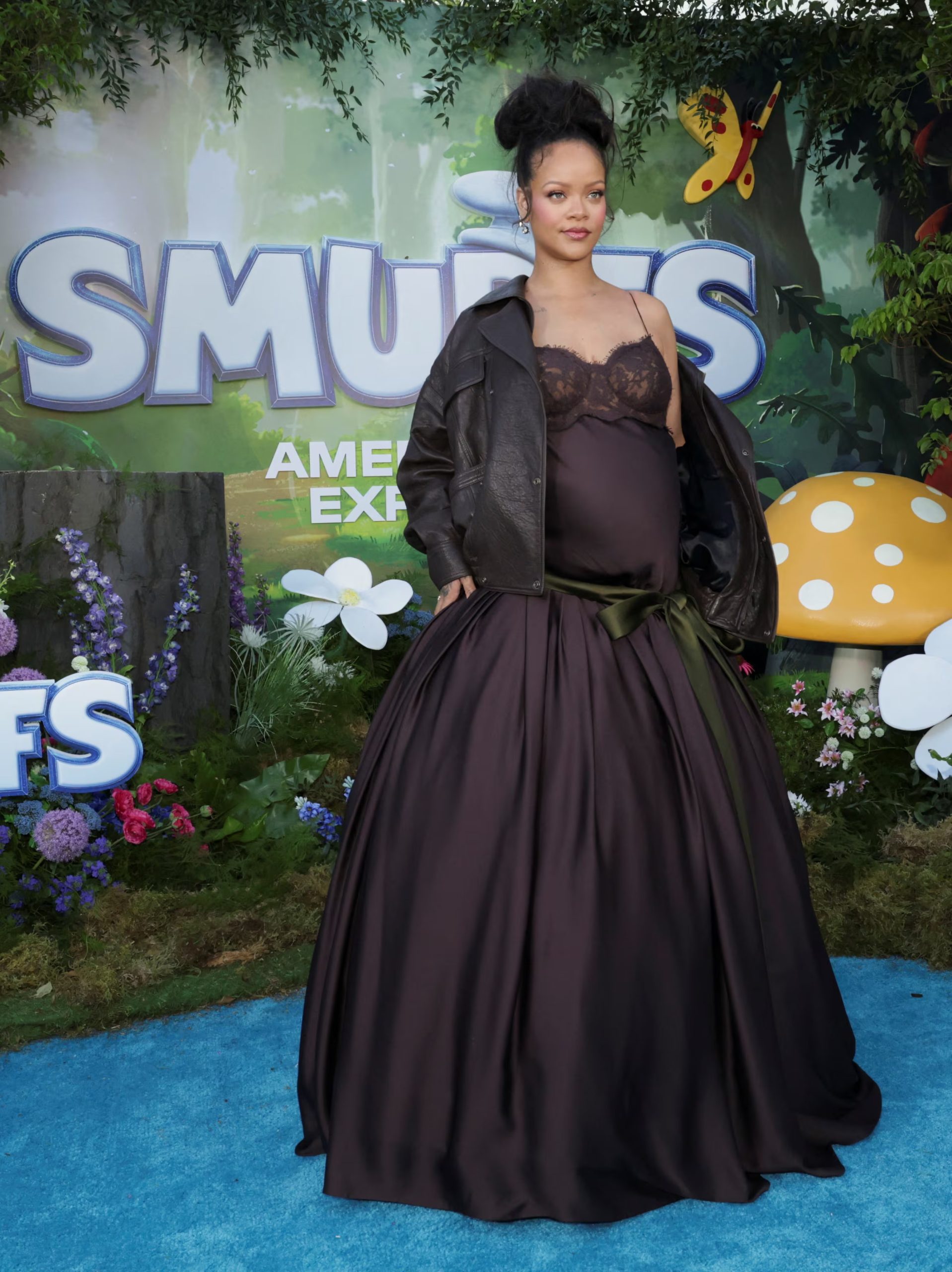 Rihanna sorprende con botas de piel de serpiente y bolso exclusivo en la ciudad (REUTERS/Mario Anzuoni)